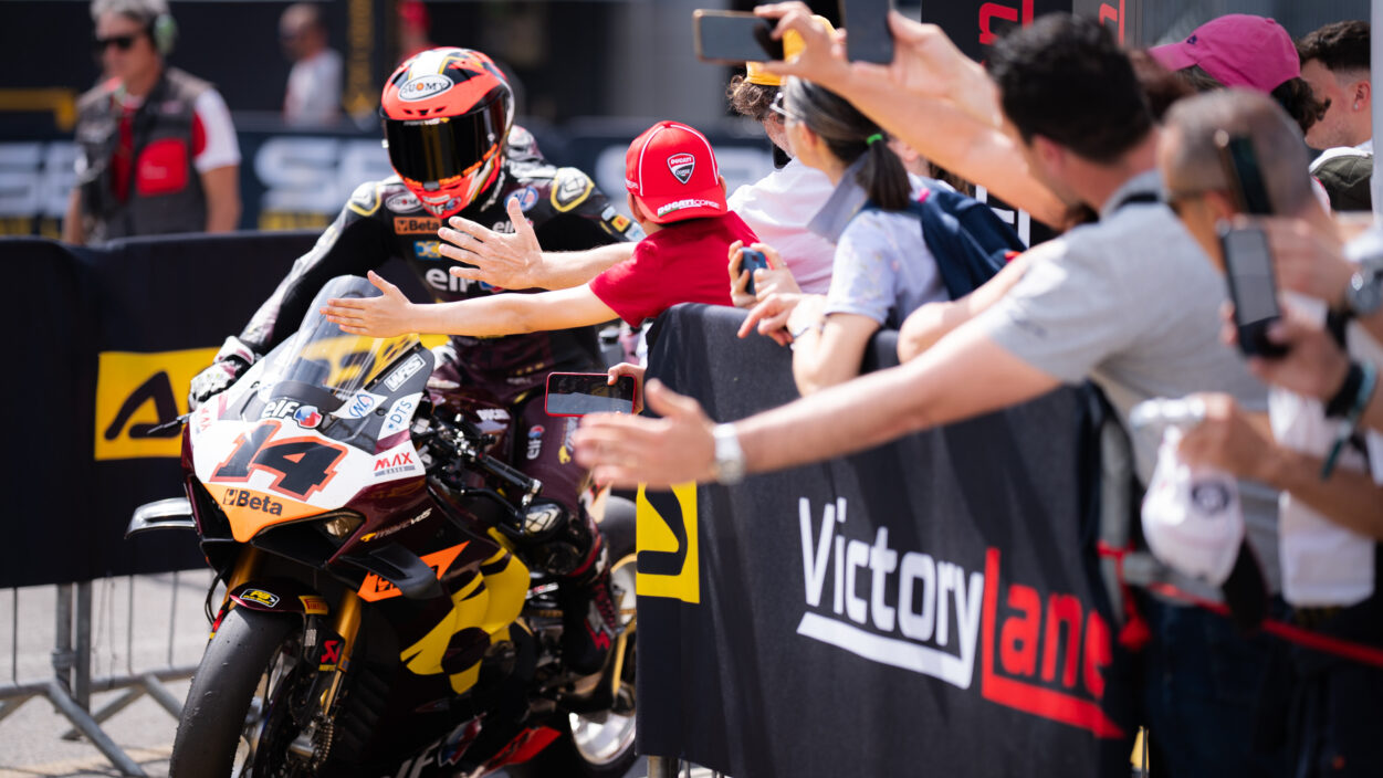 Tricky race 1 for Lowes in Italy after brilliant qualifying 11