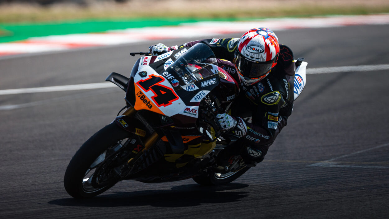 Lowes thrills home crowd on day one at Donington 9