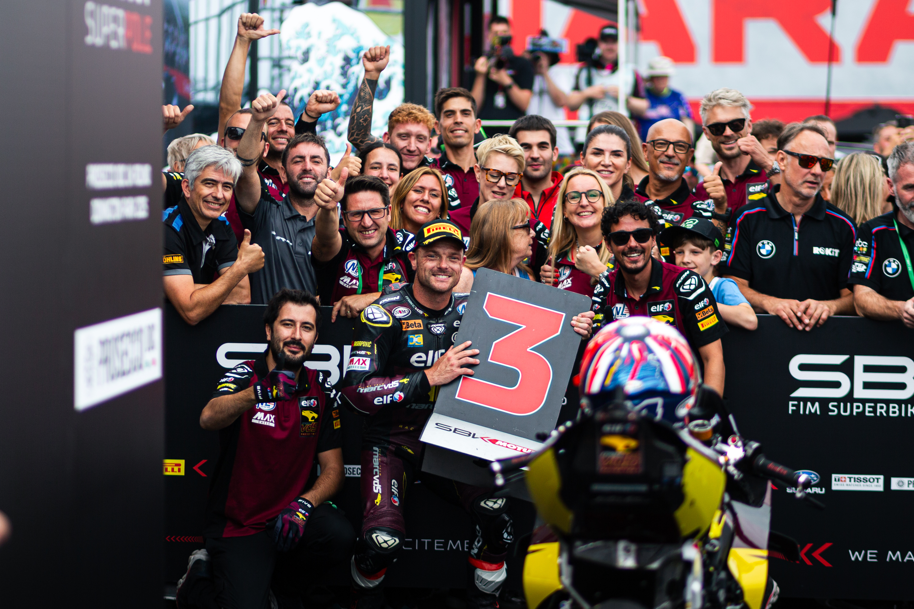 From glory to heartache for Lowes at home round 1