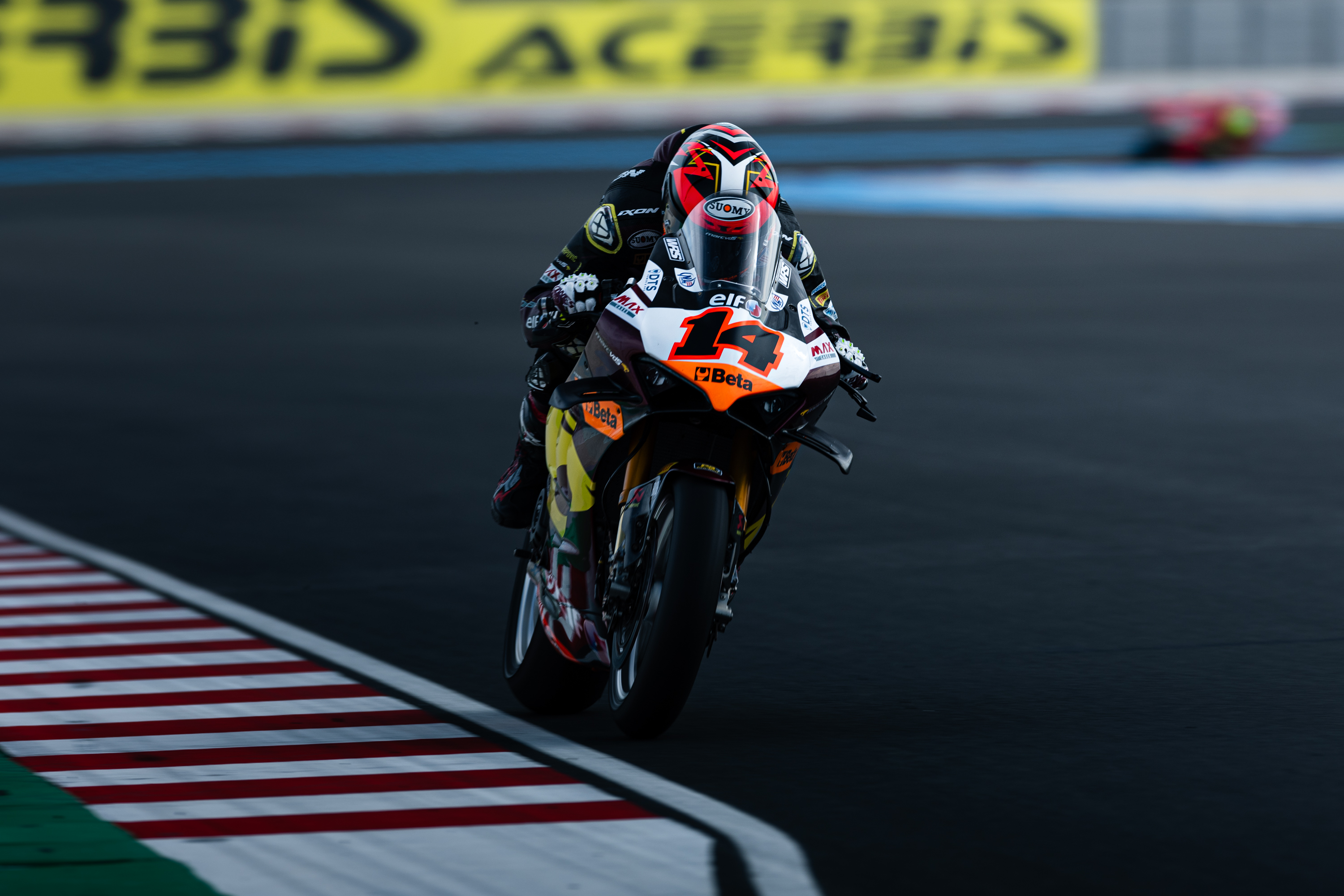Lowes eyes Balaton bounce back after Race 1 blow 1