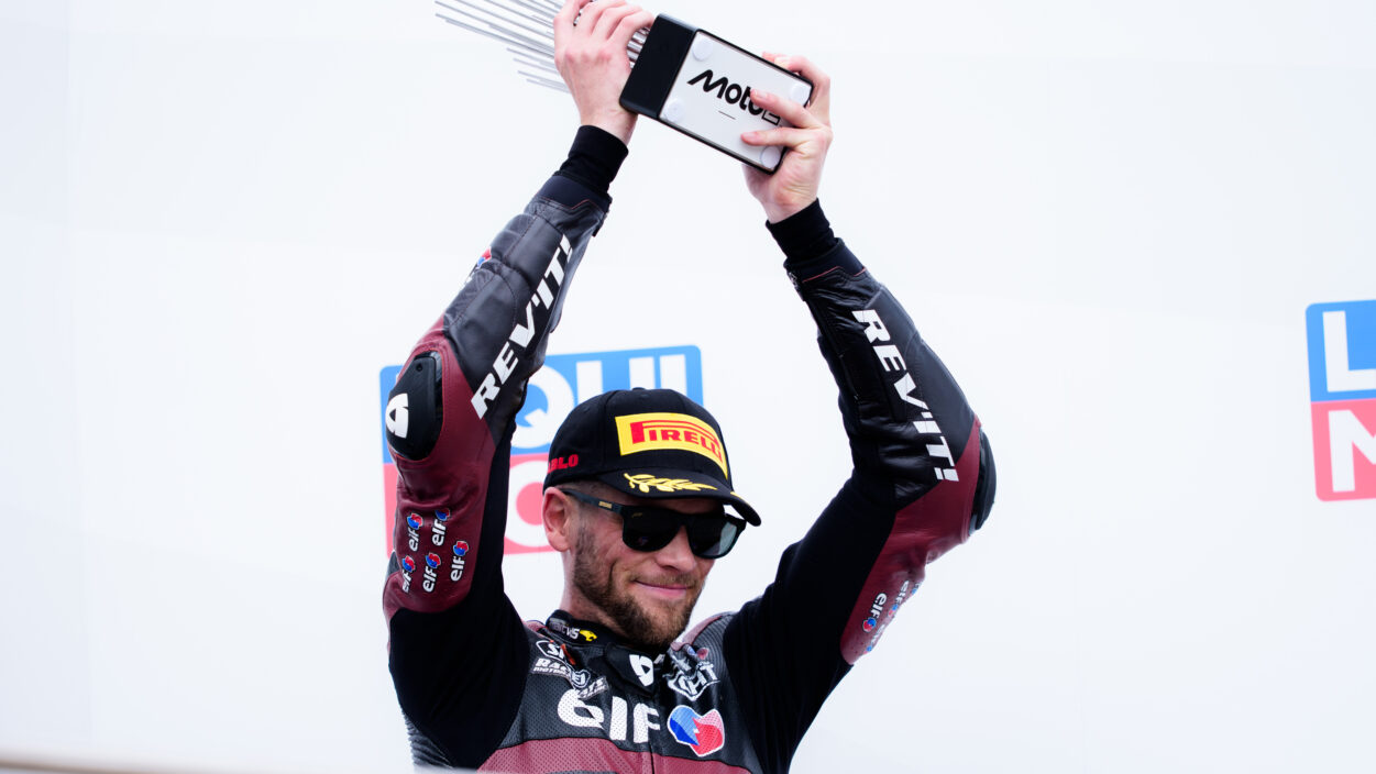 Dixon bags podium in shortened Sachsenring thriller 15