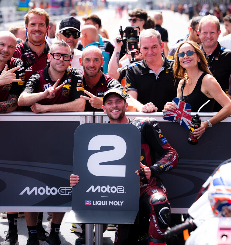 Stunning second for Dixon in tight Barcelona qualifying 1