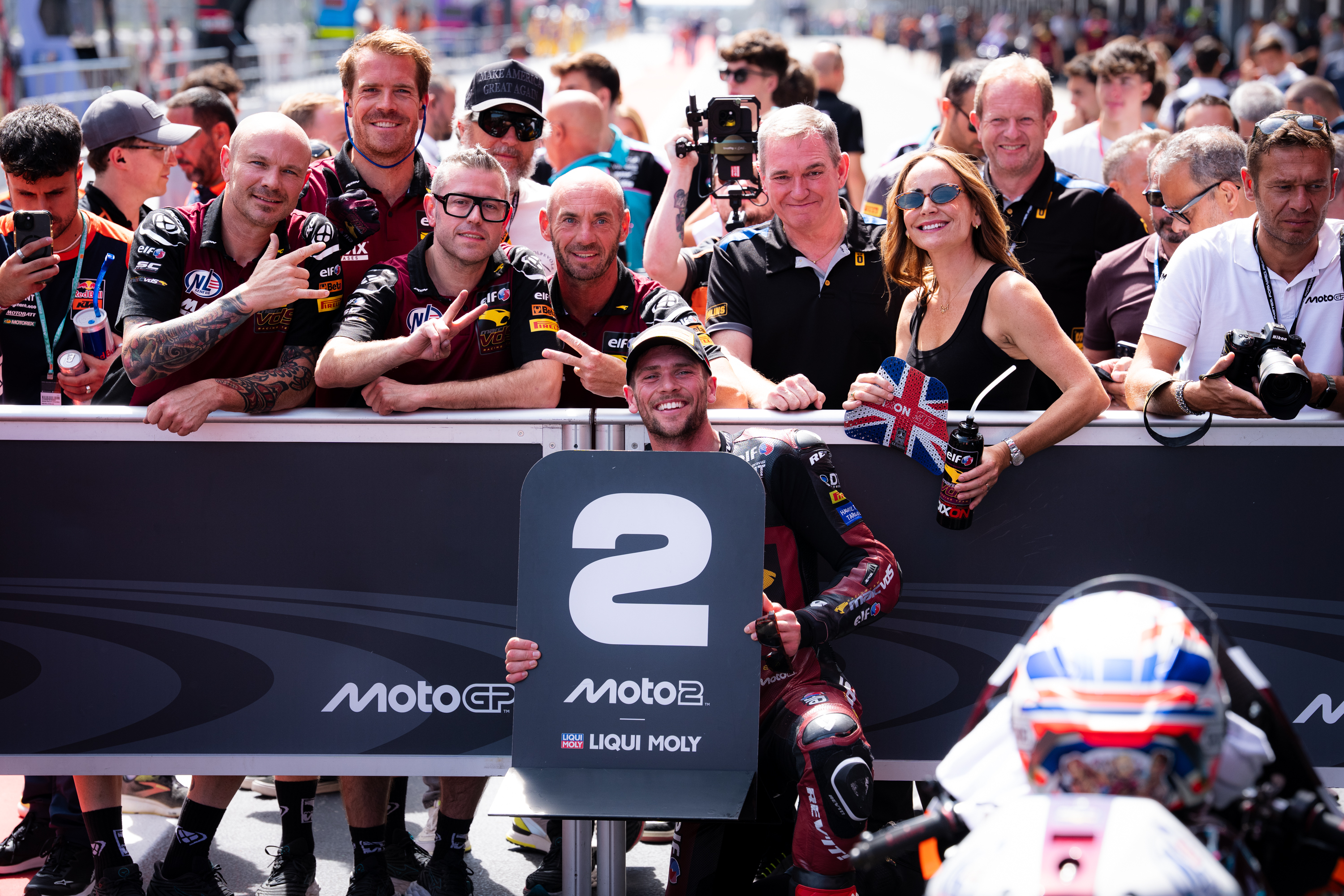 Stunning second for Dixon in tight Barcelona qualifying 1