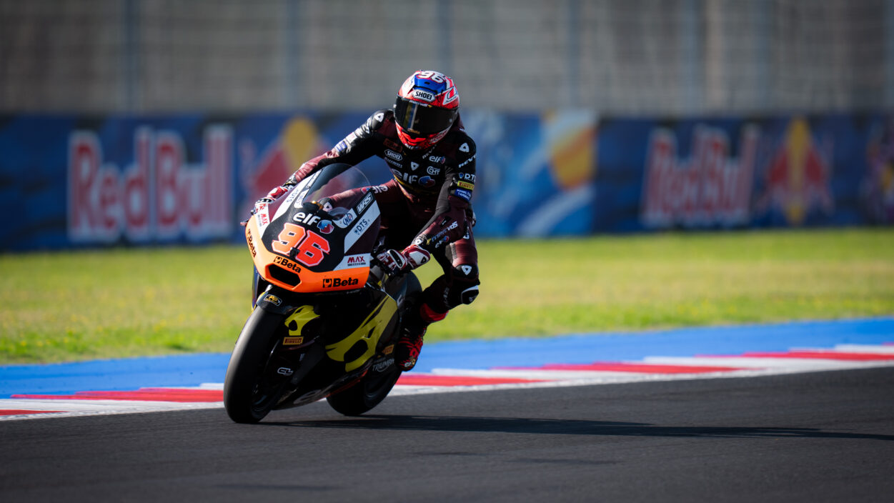 Dixon to launch podium challenge from third row 11