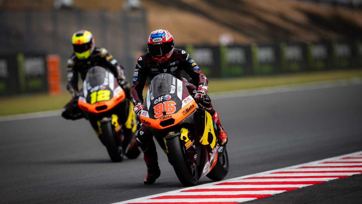 Dixon aiming for victory push from second row 35