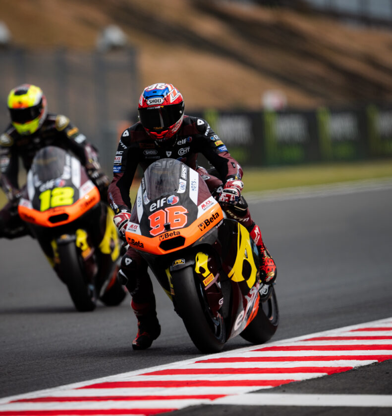 Dixon aiming for victory push from second row 7