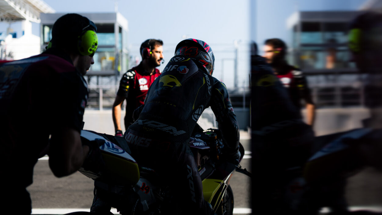 Lowes ready to try for positive season finale in Jerez 1