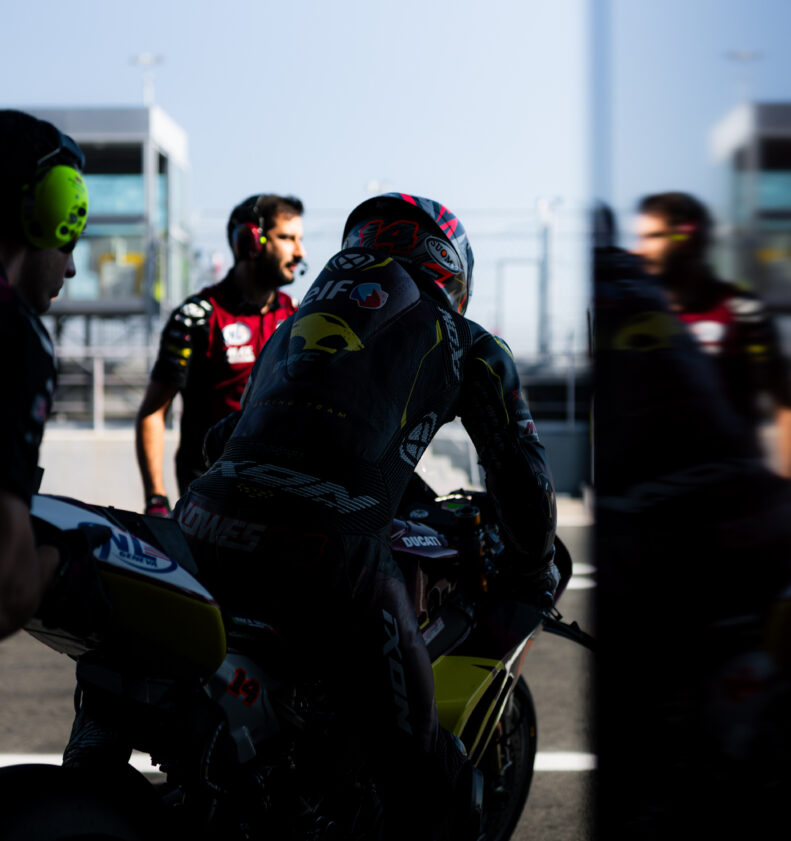 Lowes ready to try for positive season finale in Jerez 1