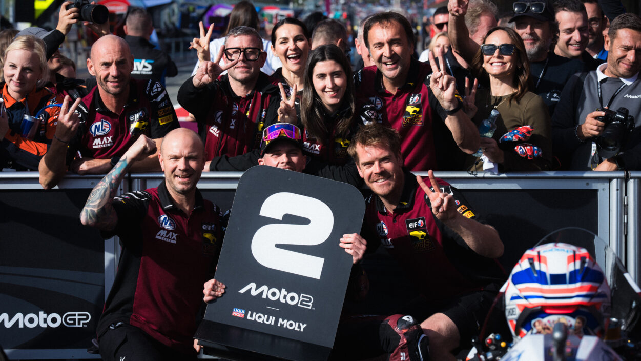 Sterling second for Dixon in dramatic Portuguese qualifying 11