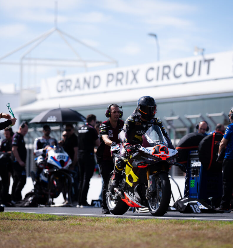 Fighting fifth from front row for Lowes in Phillip Island opener 1