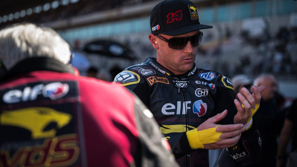 Fighting fifth for Lowes in brilliant racing comeback 15