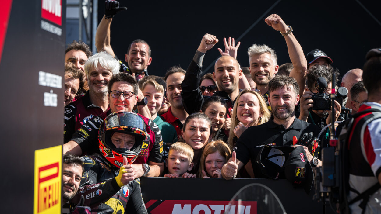 Lowes powers to double top five in Portugal 11