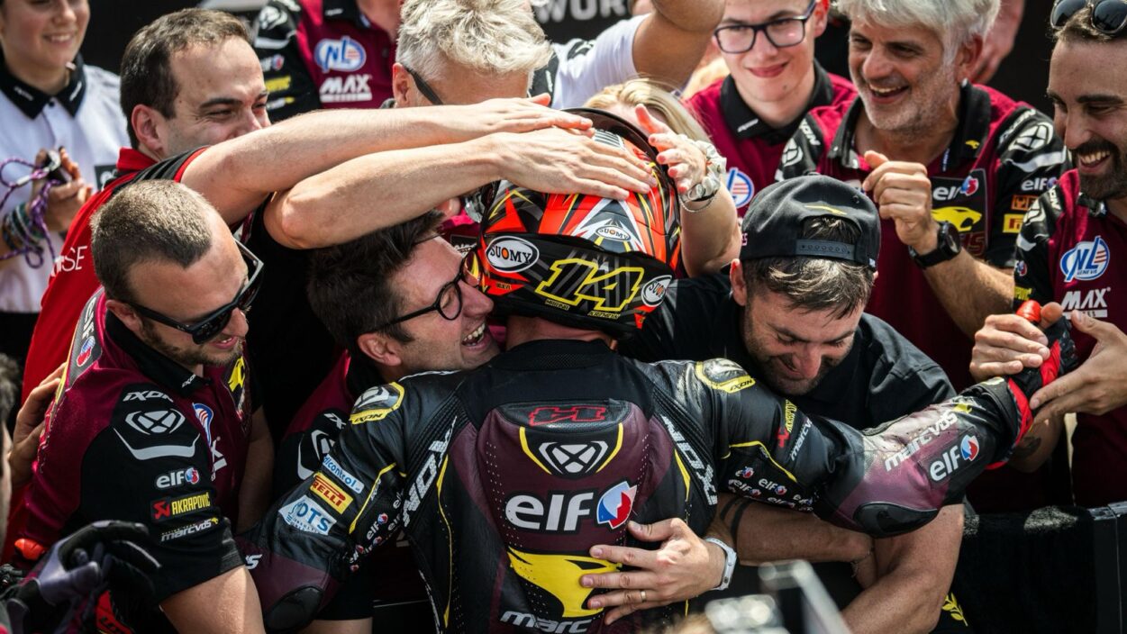 Lowes motors to podium treble in Aragón 11
