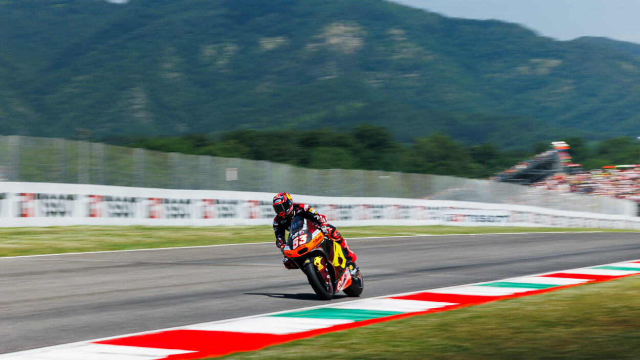 Öncü digs deep for brilliant top ten comeback at Mugello 11