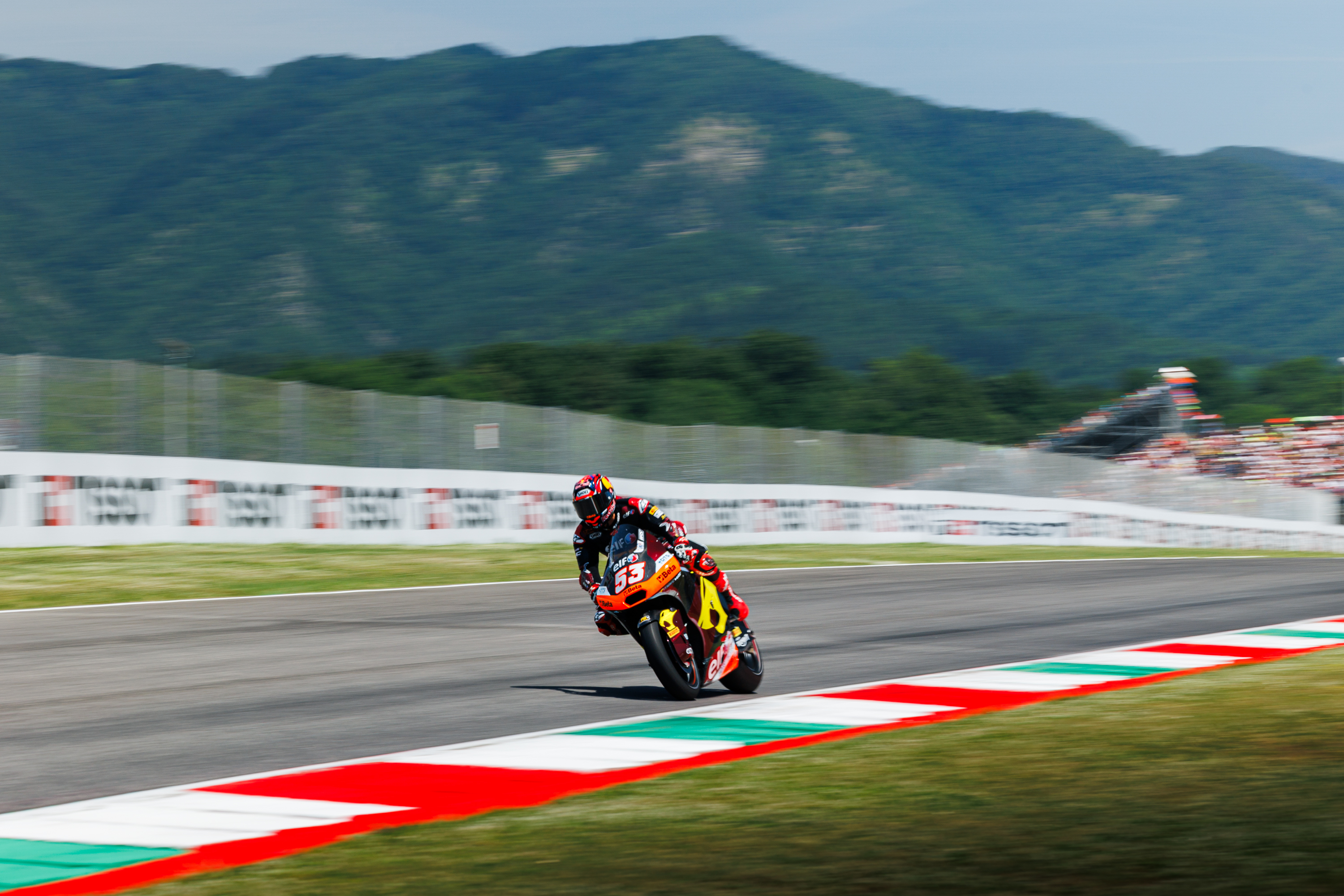 Öncü digs deep for brilliant top ten comeback at Mugello 1