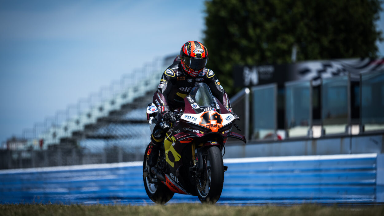 Late charge lands important top 10 for Lowes in Misano 11