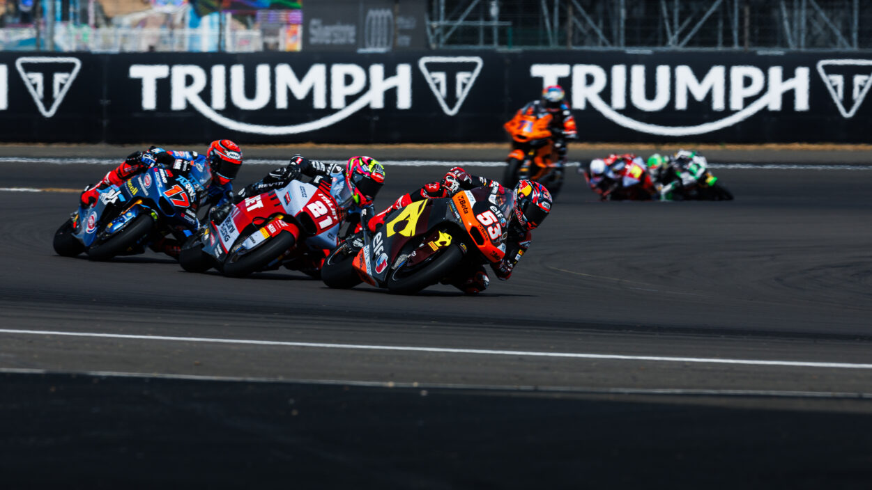 Öncü fights through to eighth in heroic Silverstone comeback 11